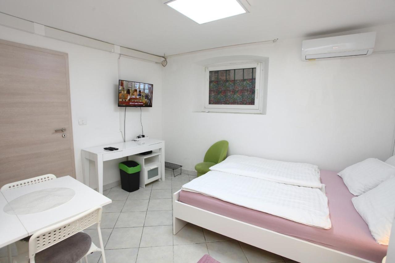 City Room Apartment Date Koper Eksteriør billede