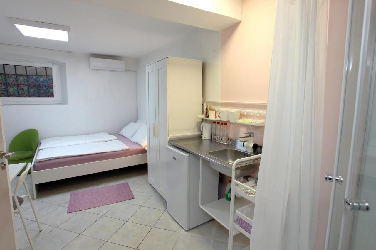 City Room Apartment Date Koper Eksteriør billede